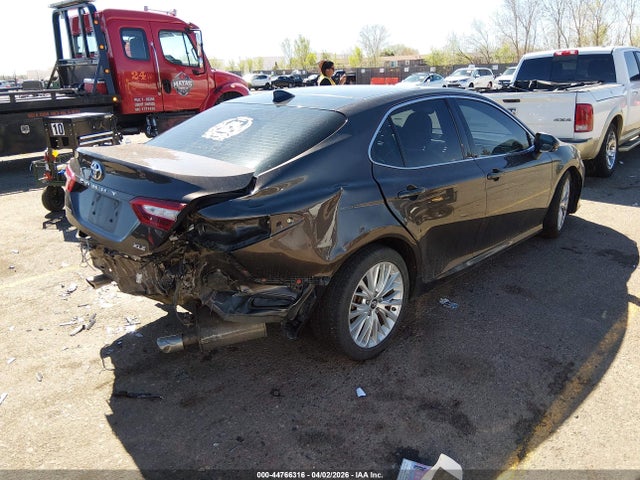 Toyota Camry Xle V6
