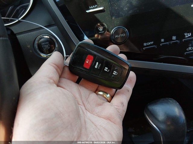 Toyota Camry Xle V6