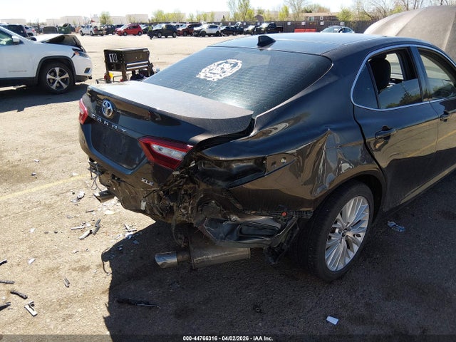 Toyota Camry Xle V6