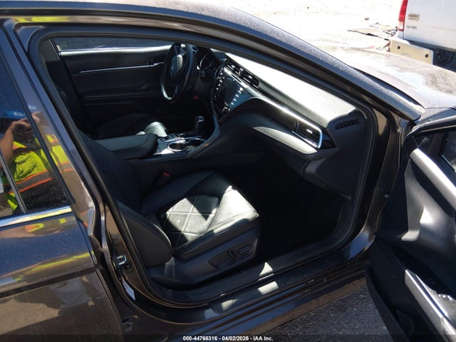 Toyota Camry Xle V6