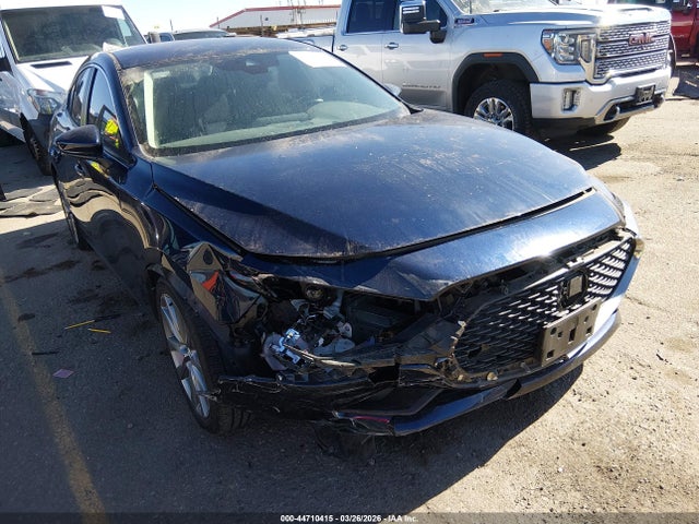 Salvage Mazda Mazda3 Image