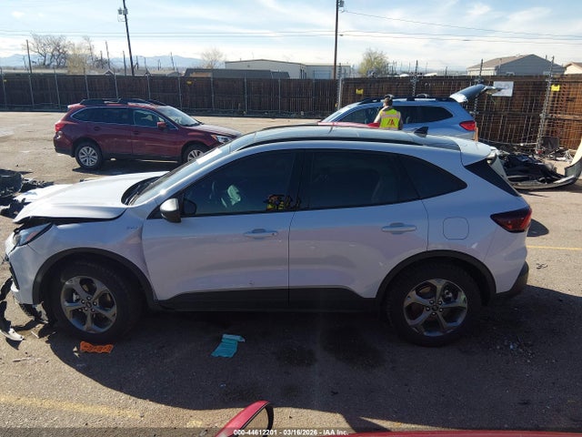 Ford Escape St-line