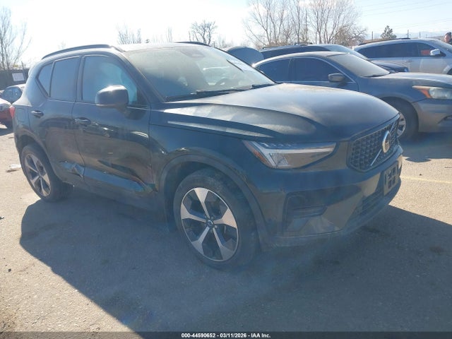 Salvage Volvo XC40 Image