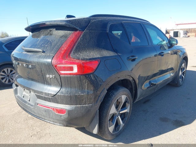 Volvo XC40 B5 Core Dark Theme