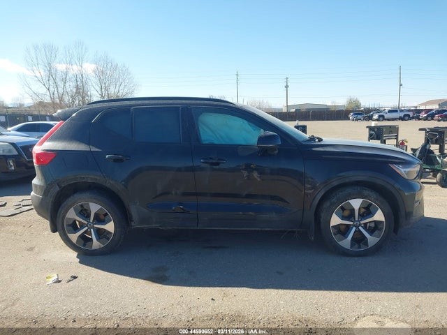 Volvo XC40 B5 Core Dark Theme