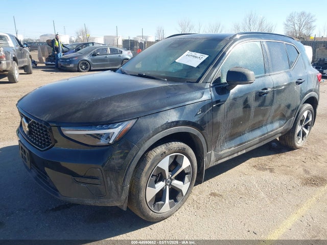 Volvo XC40 B5 Core Dark Theme