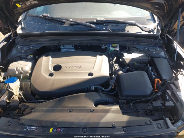 Volvo XC40 B5 Core Dark Theme