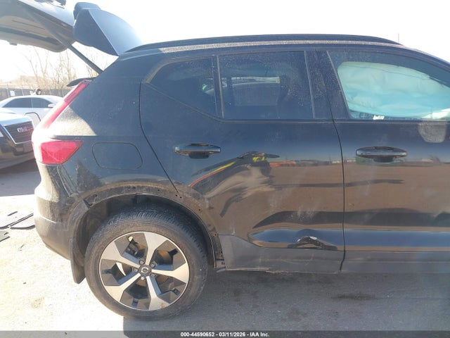 Volvo XC40 B5 Core Dark Theme