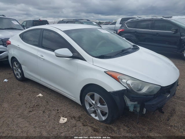 Salvage Hyundai ELANTRA Image