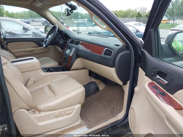Chevrolet Suburban 1500 Lt