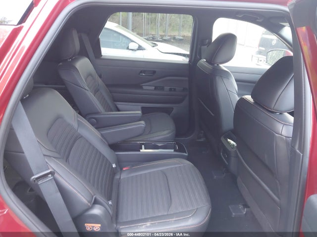 Nissan Pathfinder Rock Creek 4wd