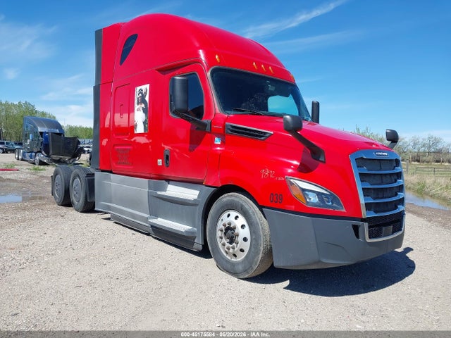 Salvage Freightliner New Cascadia 126 Image