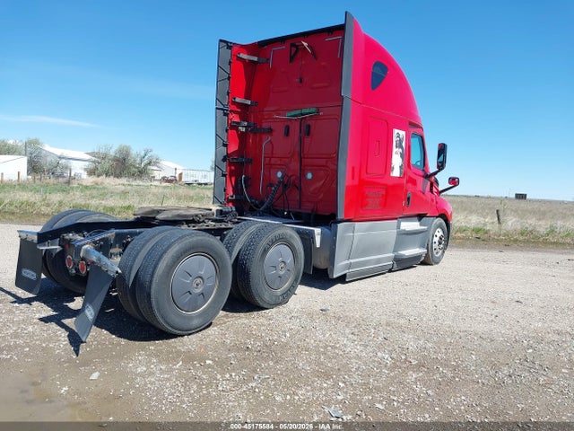 Freightliner New Cascadia 126