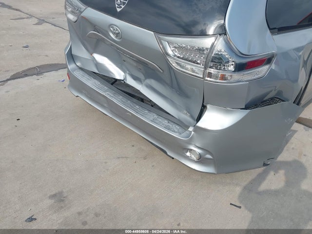 Toyota Sienna Se