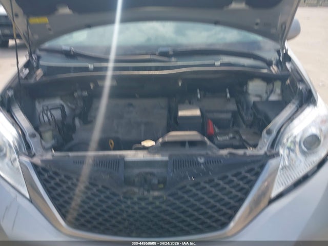 Toyota Sienna Se