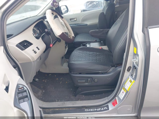 Toyota Sienna Se