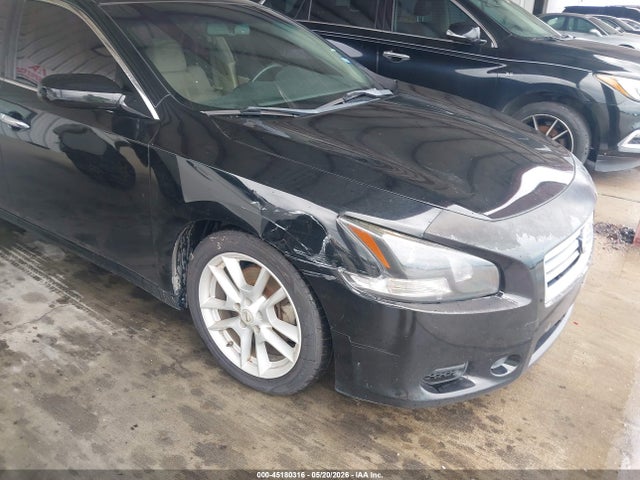 Nissan Maxima
