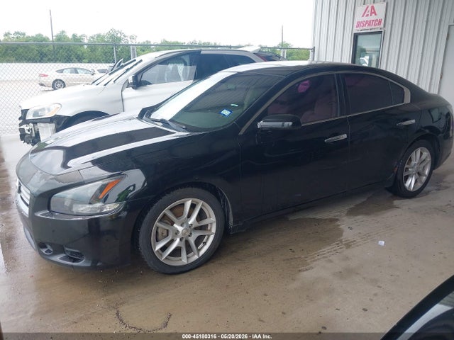 Nissan Maxima