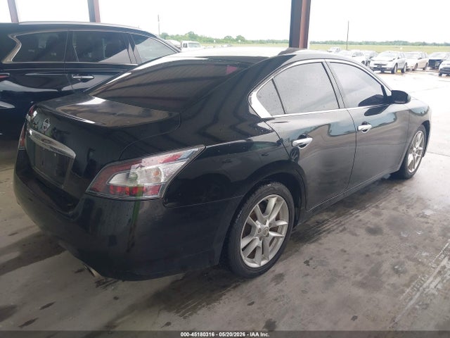 Nissan Maxima