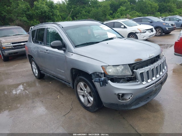 Salvage Jeep Compass Image