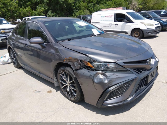 Salvage Toyota Camry Image