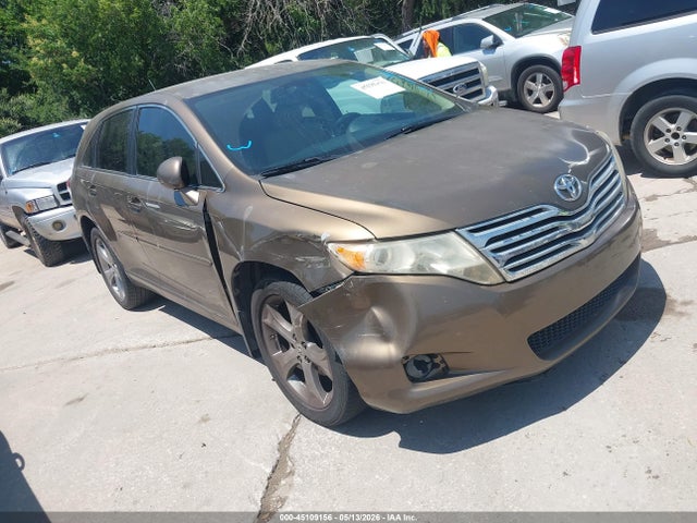 Salvage Toyota Venza Image