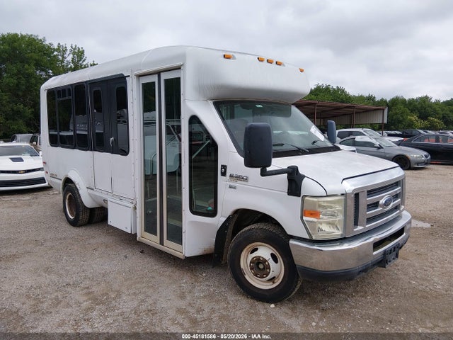 Salvage Ford E-350 Image
