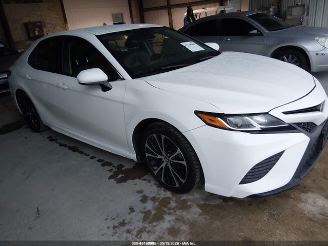 Salvage Toyota Camry Image