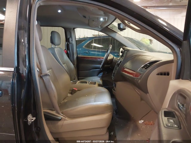 Chrysler Town & Country Touring
