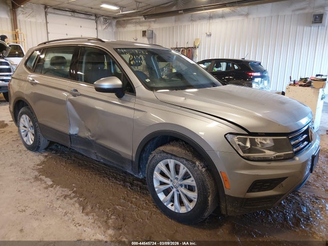 Salvage Volkswagen Tiguan Image