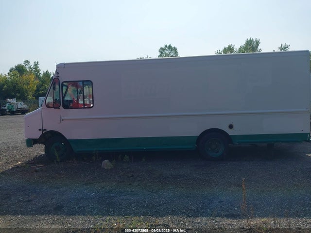Workhorse Custom Chassis Commercial Chassis W42