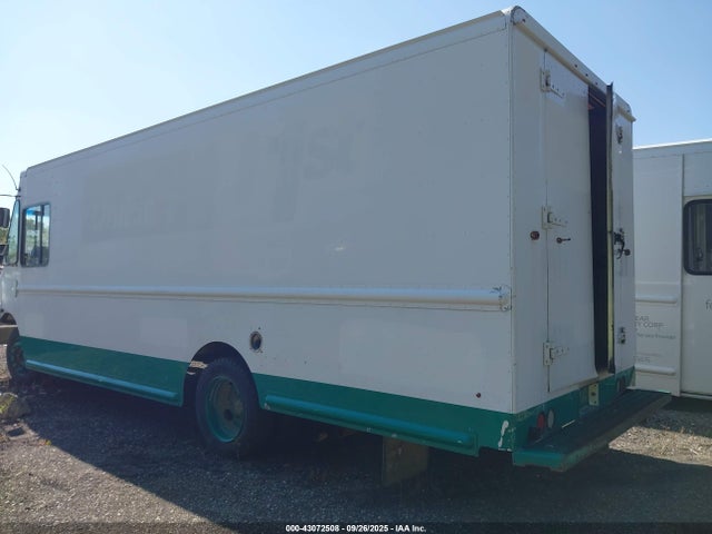 Workhorse Custom Chassis Commercial Chassis W42