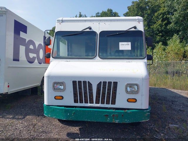 Workhorse Custom Chassis Commercial Chassis W42