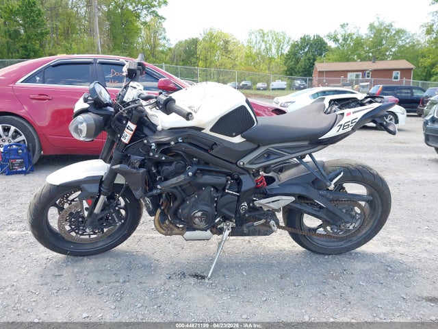 Triumph Street Triple 765 R