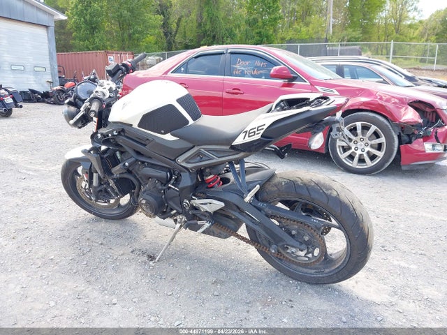 Triumph Street Triple 765 R