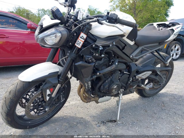 Triumph Street Triple 765 R
