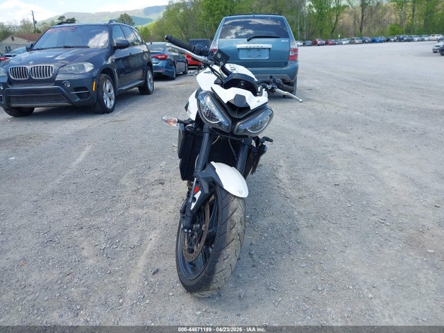 Triumph Street Triple 765 R