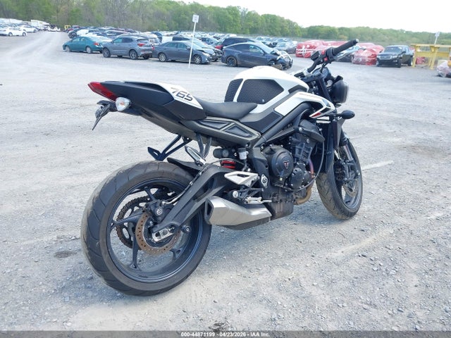 Triumph Street Triple 765 R