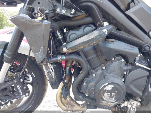Triumph Street Triple 765 R