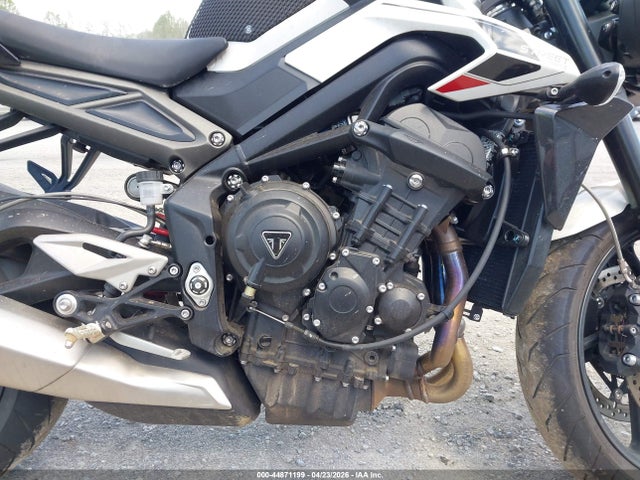 Triumph Street Triple 765 R