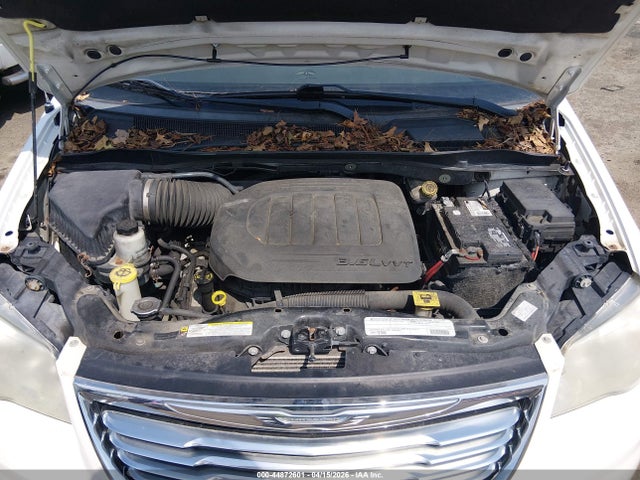 Chrysler Town & Country Touring-l