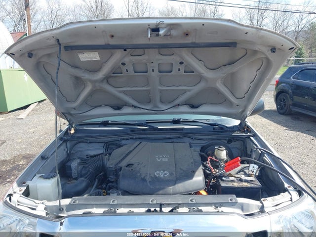 Toyota Tacoma Base V6