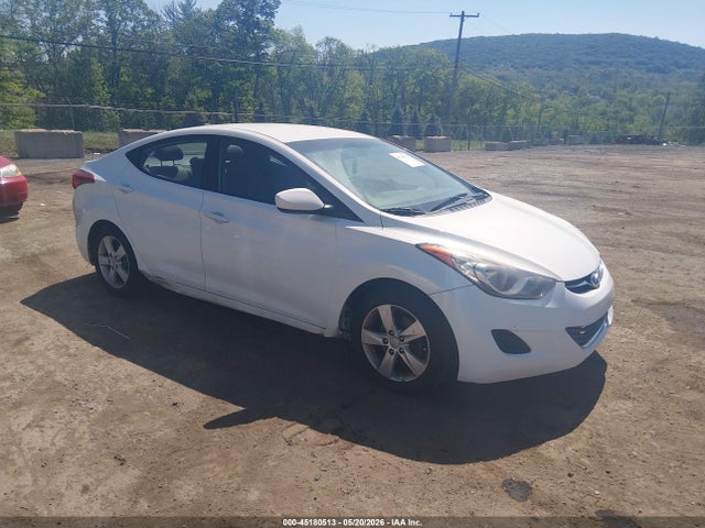 Salvage Hyundai ELANTRA Image