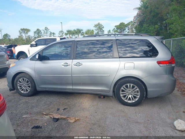 Toyota Sienna Xle V6 8 Passenger