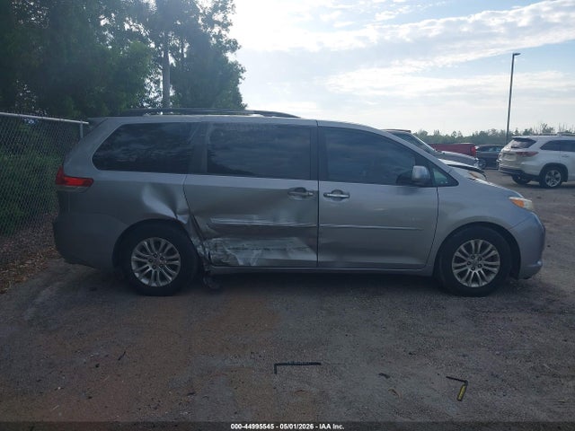 Toyota Sienna Xle V6 8 Passenger