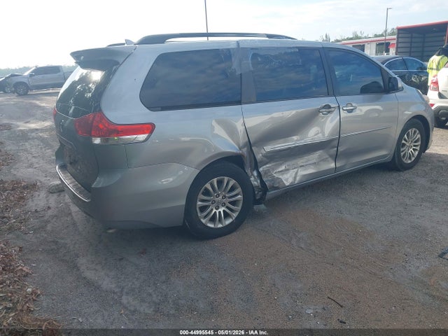 Toyota Sienna Xle V6 8 Passenger