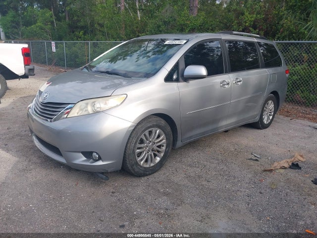 Toyota Sienna Xle V6 8 Passenger