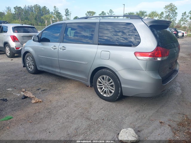 Toyota Sienna Xle V6 8 Passenger