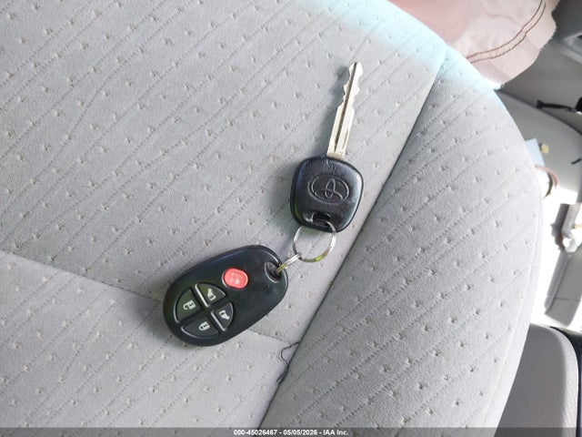 Toyota Sienna Le 8 Passenger