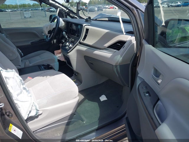 Toyota Sienna Le 8 Passenger